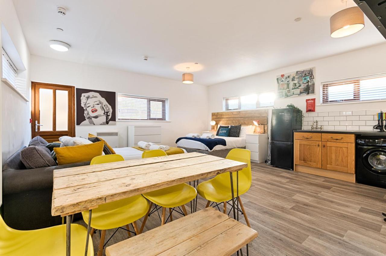 En-Suite, Parking, Fully Equipped Kitchen! Swansea Extérieur photo